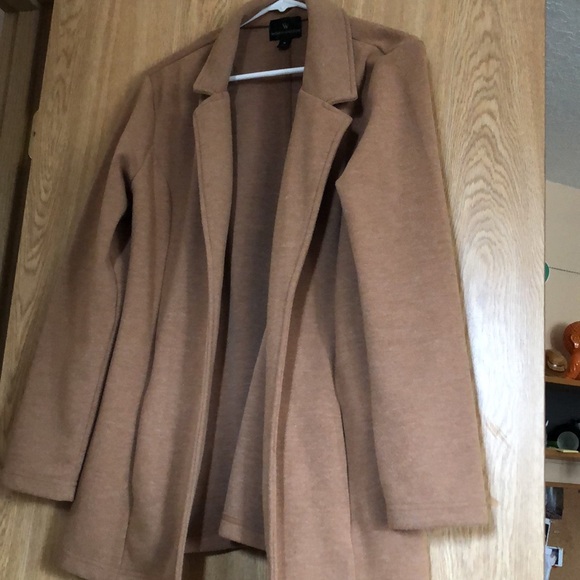 Tan coat - Picture 3 of 3